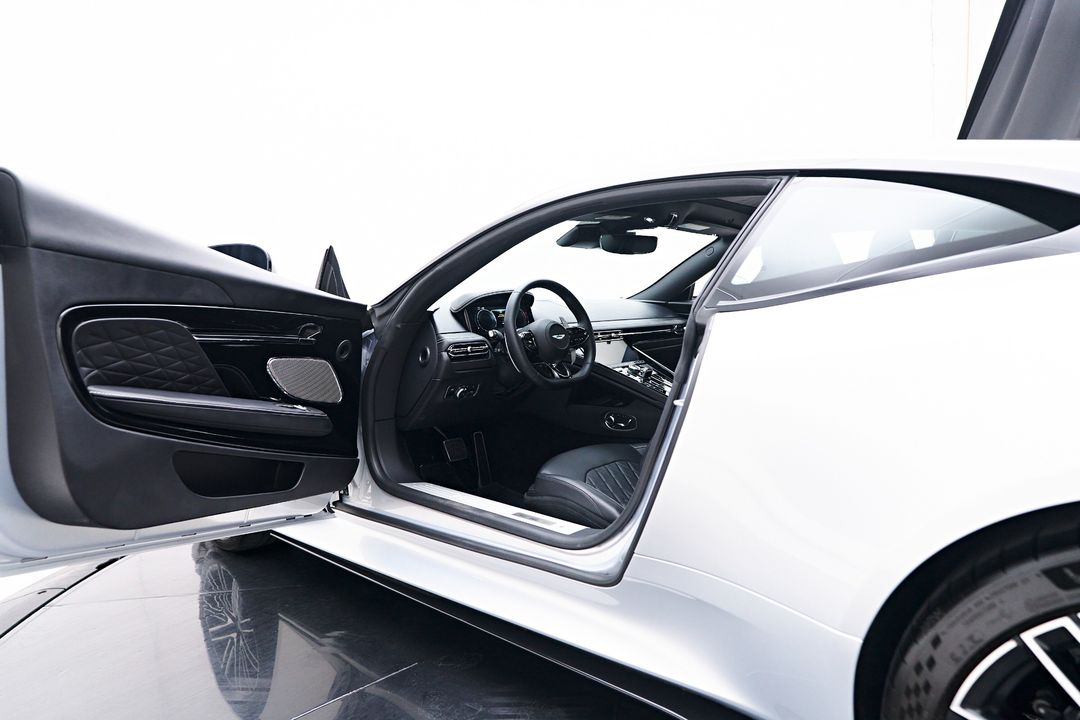 2024 Aston Martin DB12