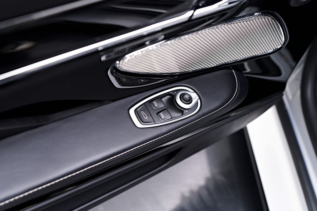 2024 Aston Martin DB12