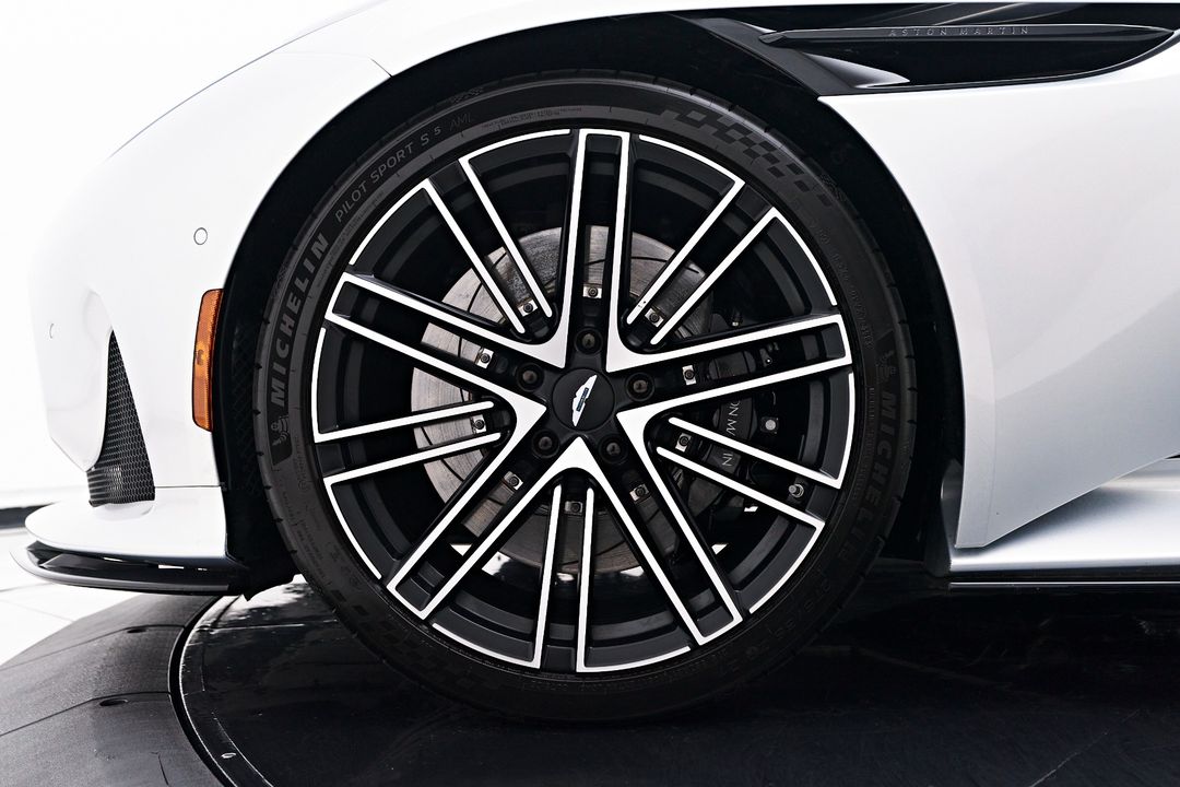 2024 Aston Martin DB12