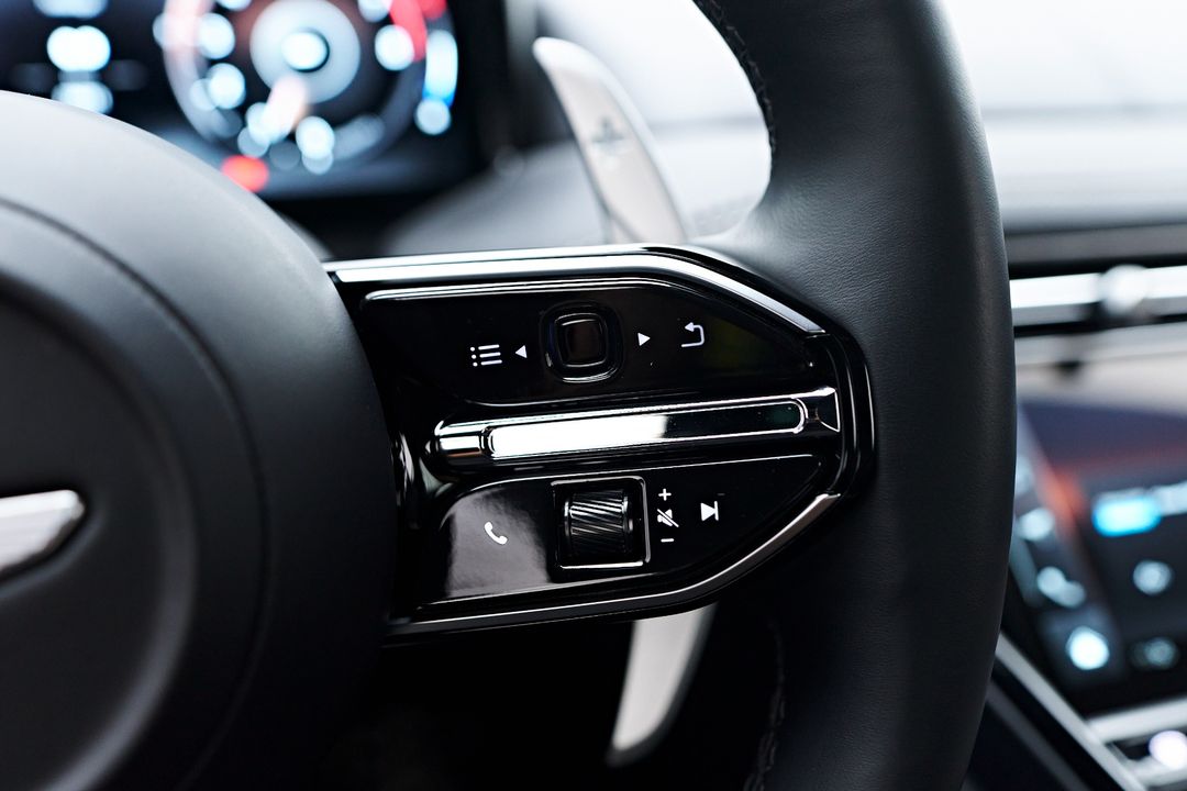 2024 Aston Martin DB12