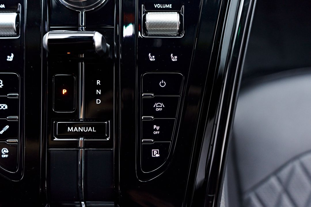 2024 Aston Martin DB12