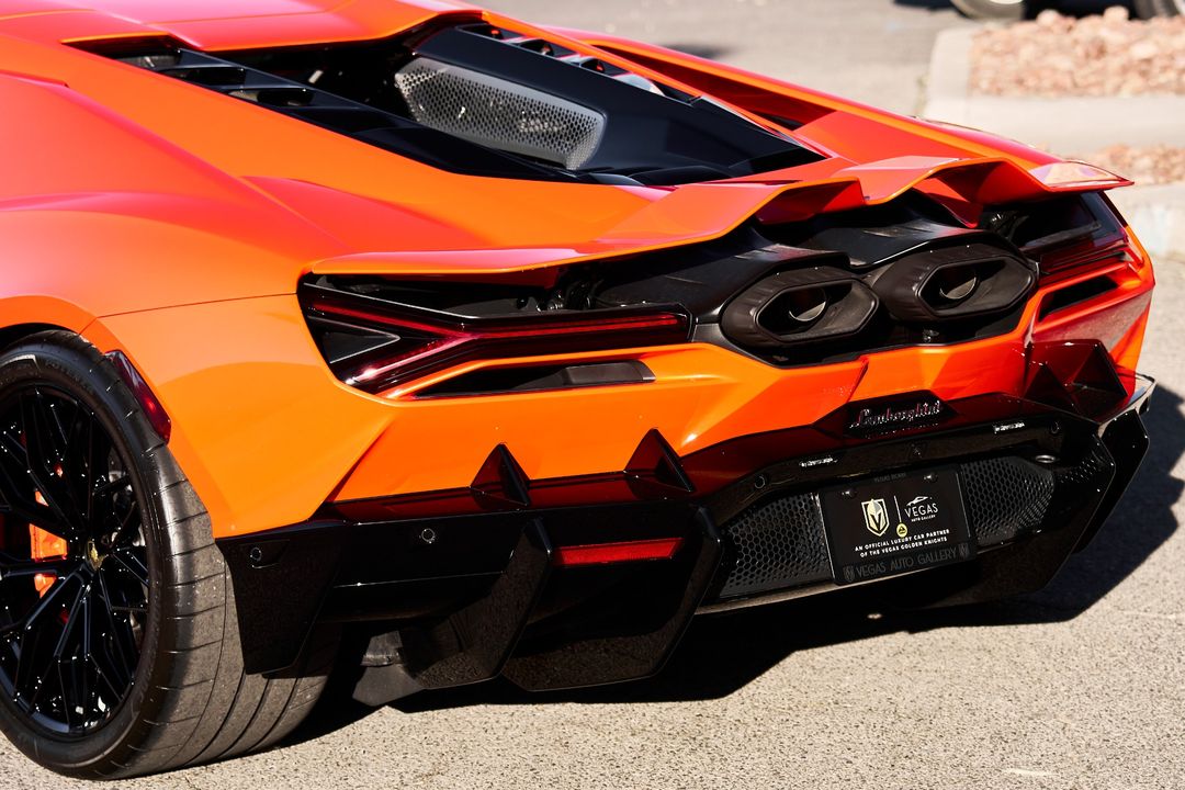 2024 Lamborghini Revuelto