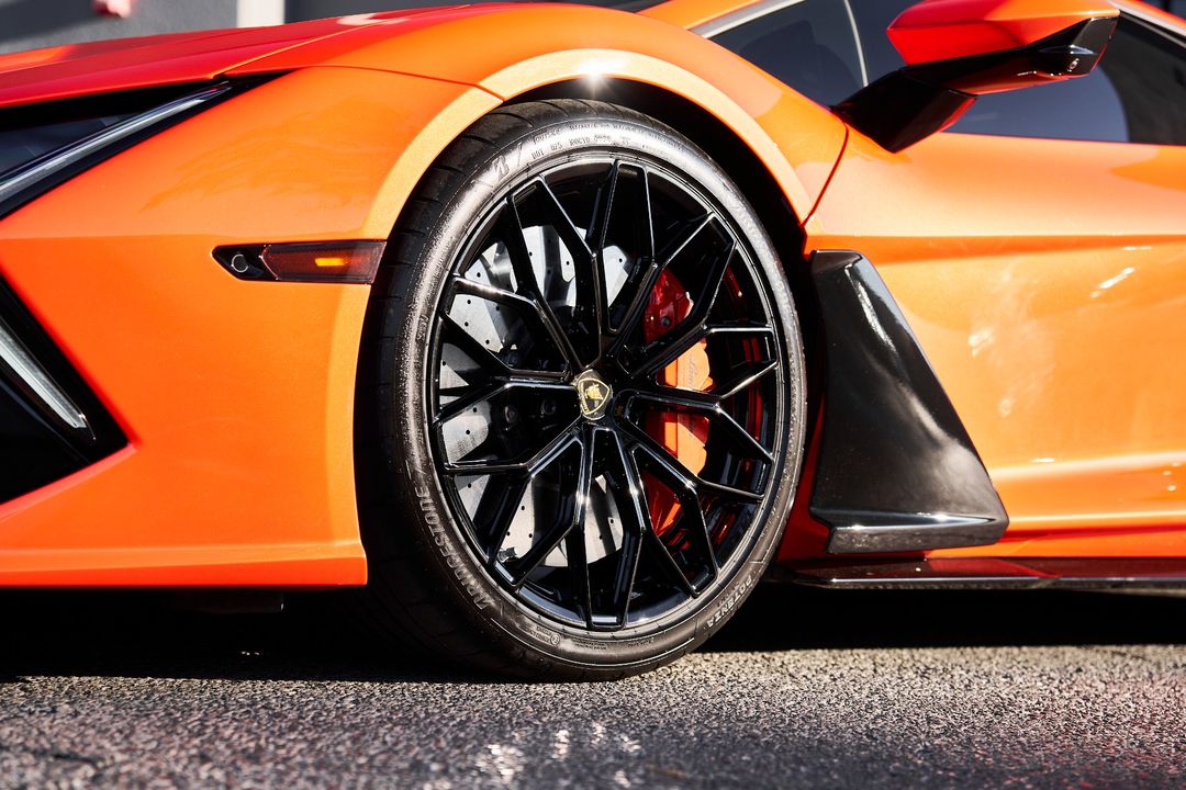 2024 Lamborghini Revuelto