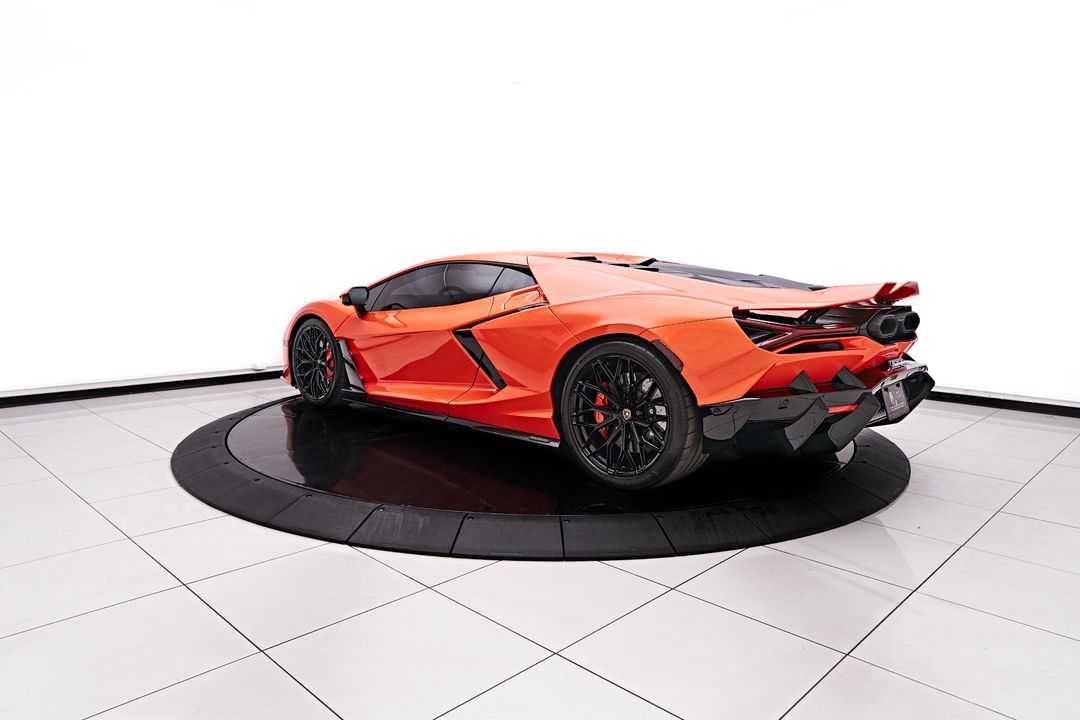 2024 Lamborghini Revuelto