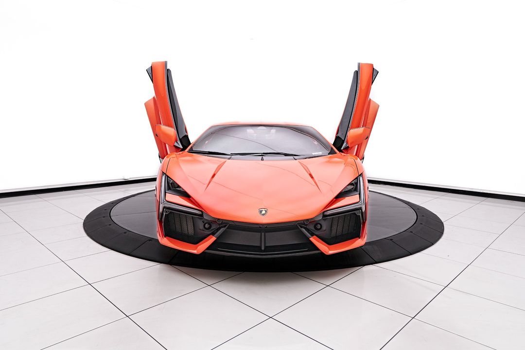 2024 Lamborghini Revuelto