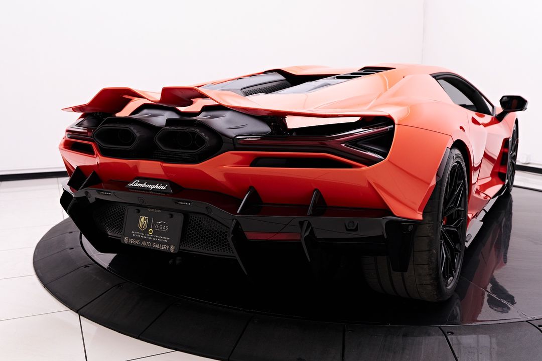 2024 Lamborghini Revuelto