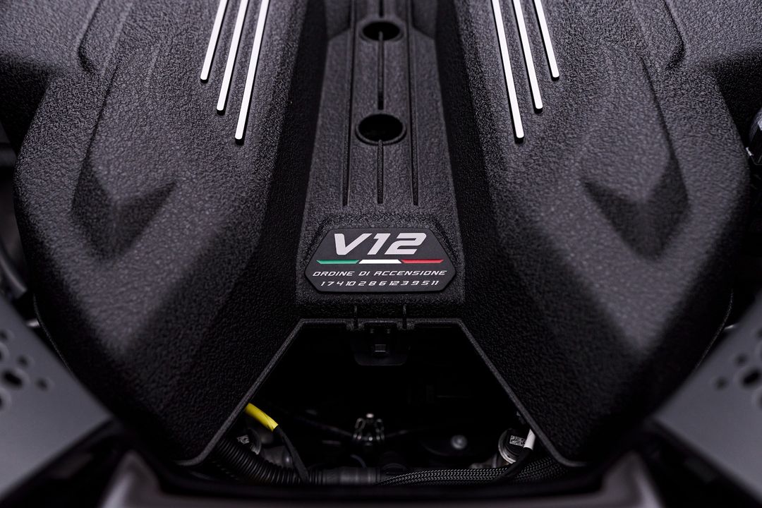 2024 Lamborghini Revuelto