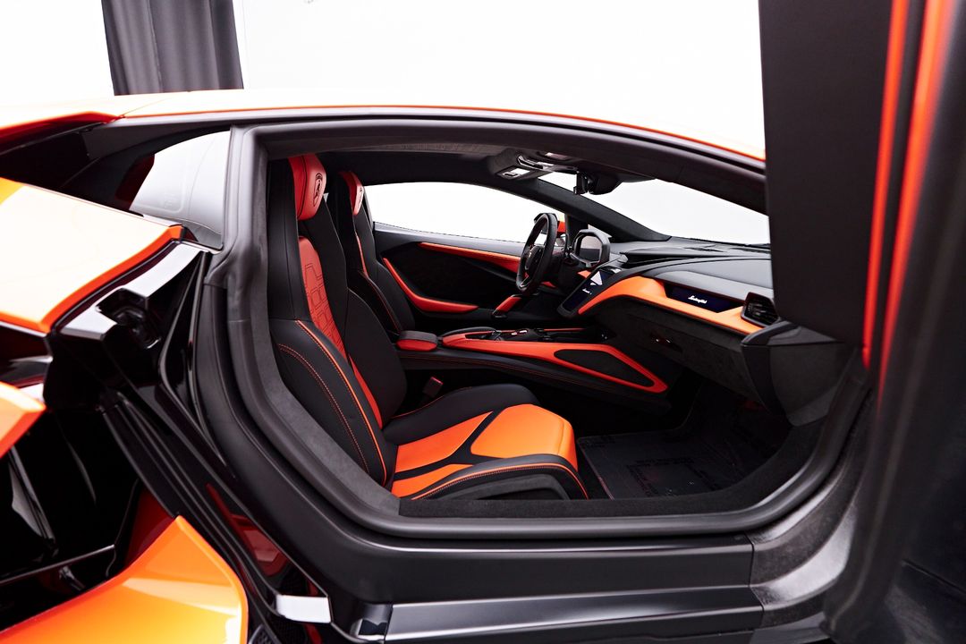 2024 Lamborghini Revuelto
