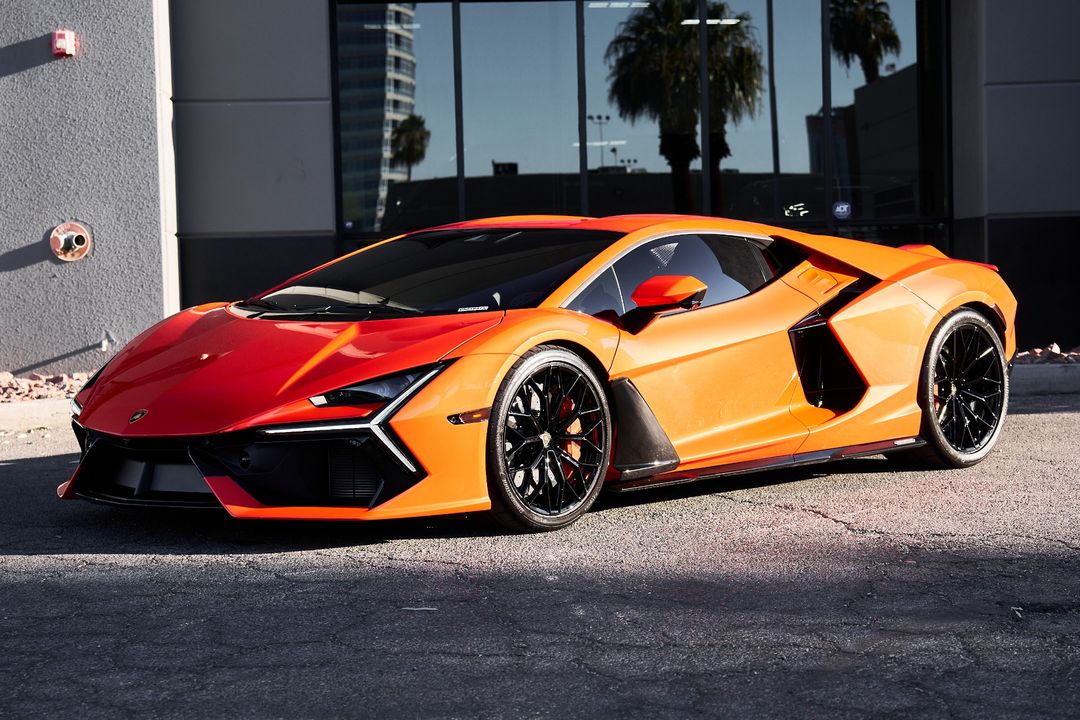 2024 Lamborghini Revuelto
