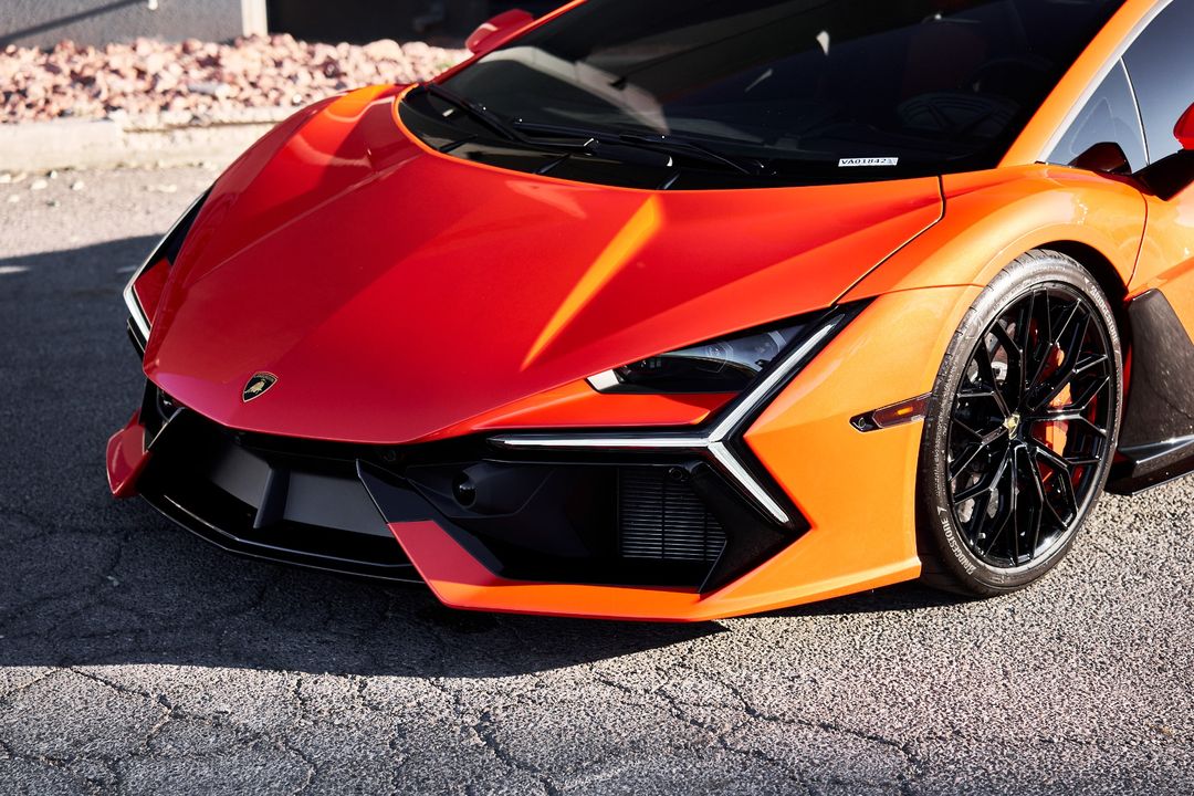 2024 Lamborghini Revuelto