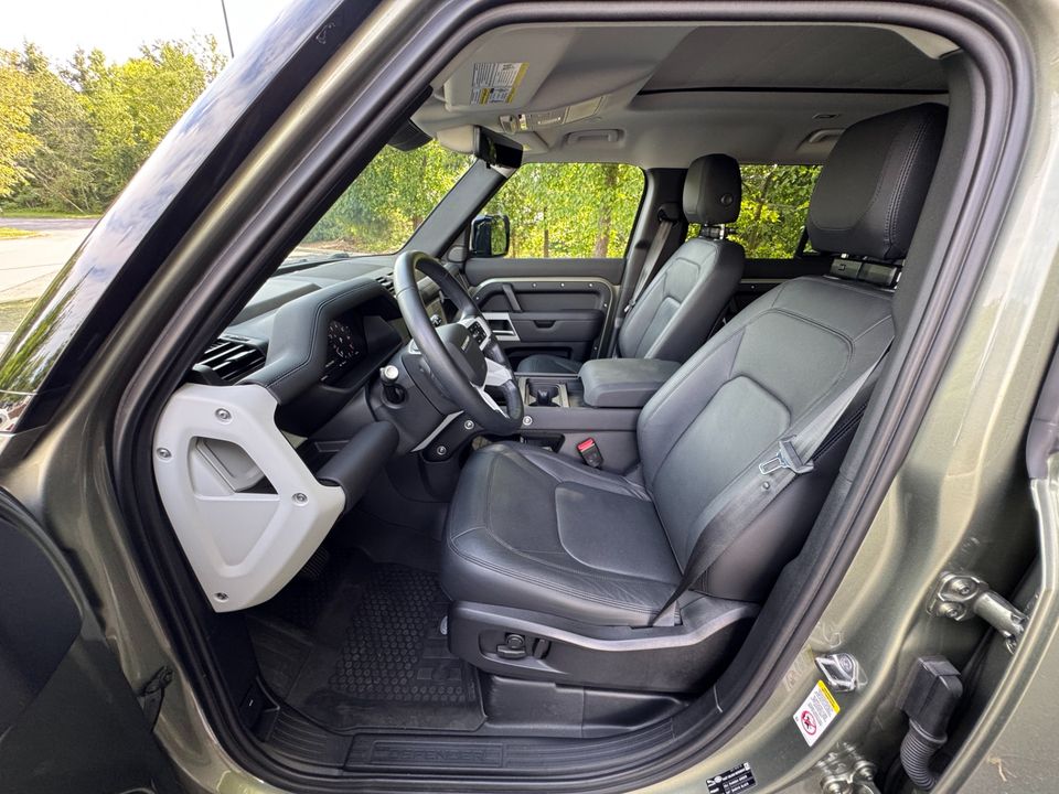 2024 Land Rover Defender 110 P400 S