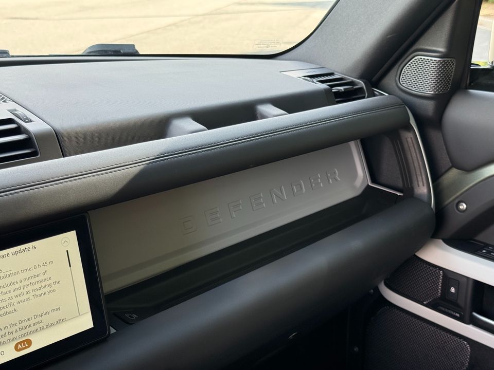 2024 Land Rover Defender 110 P400 S