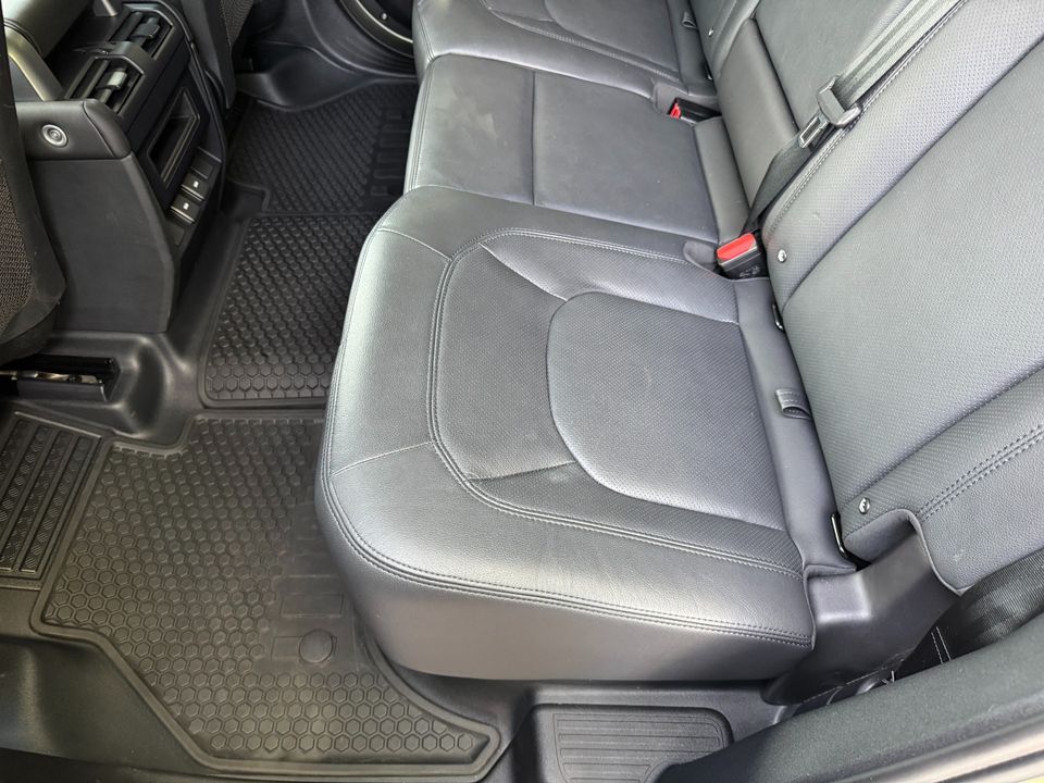 2024 Land Rover Defender 110 P400 S
