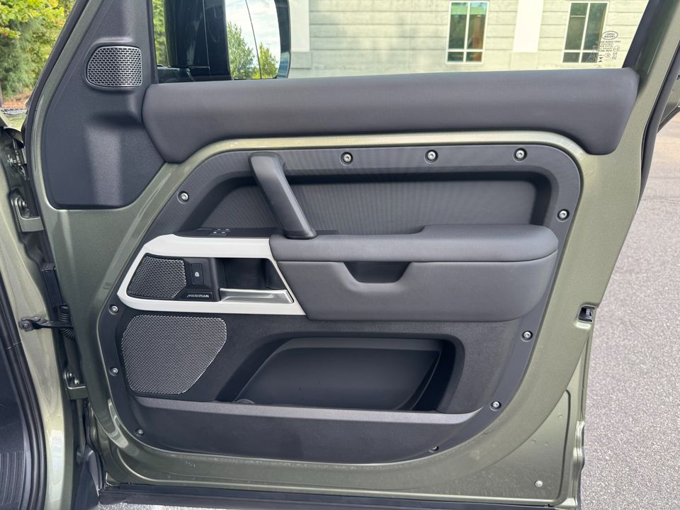 2024 Land Rover Defender 110 P400 S