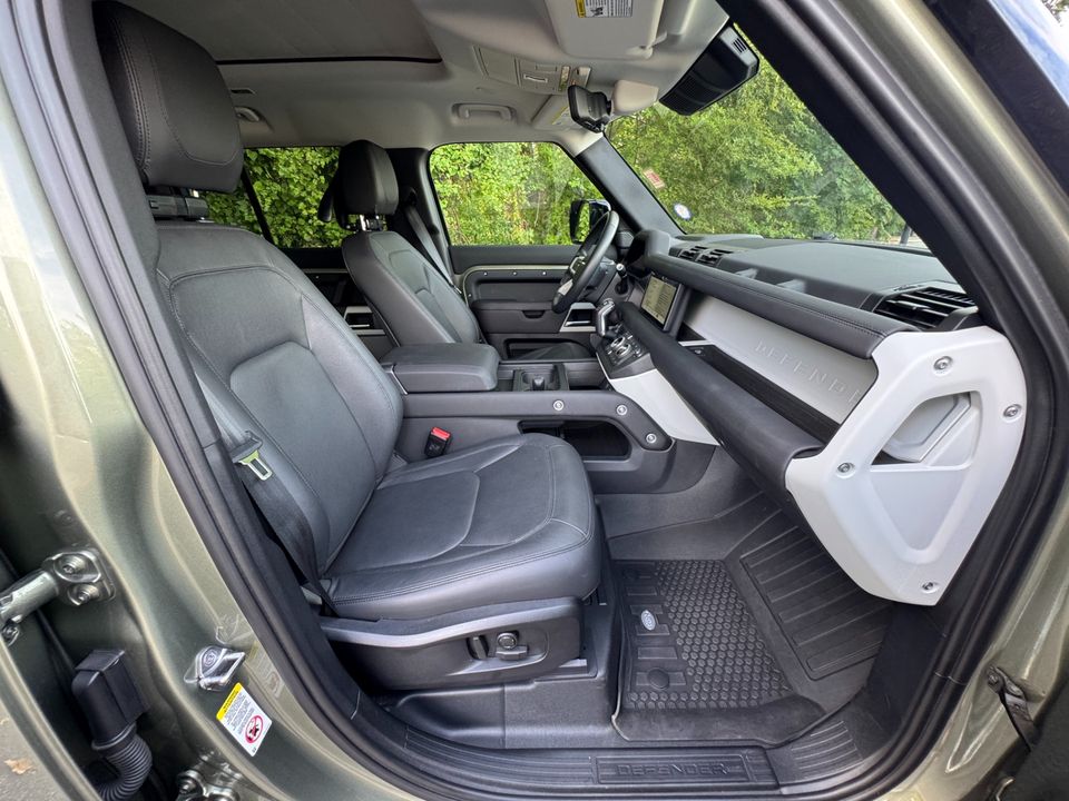 2024 Land Rover Defender 110 P400 S