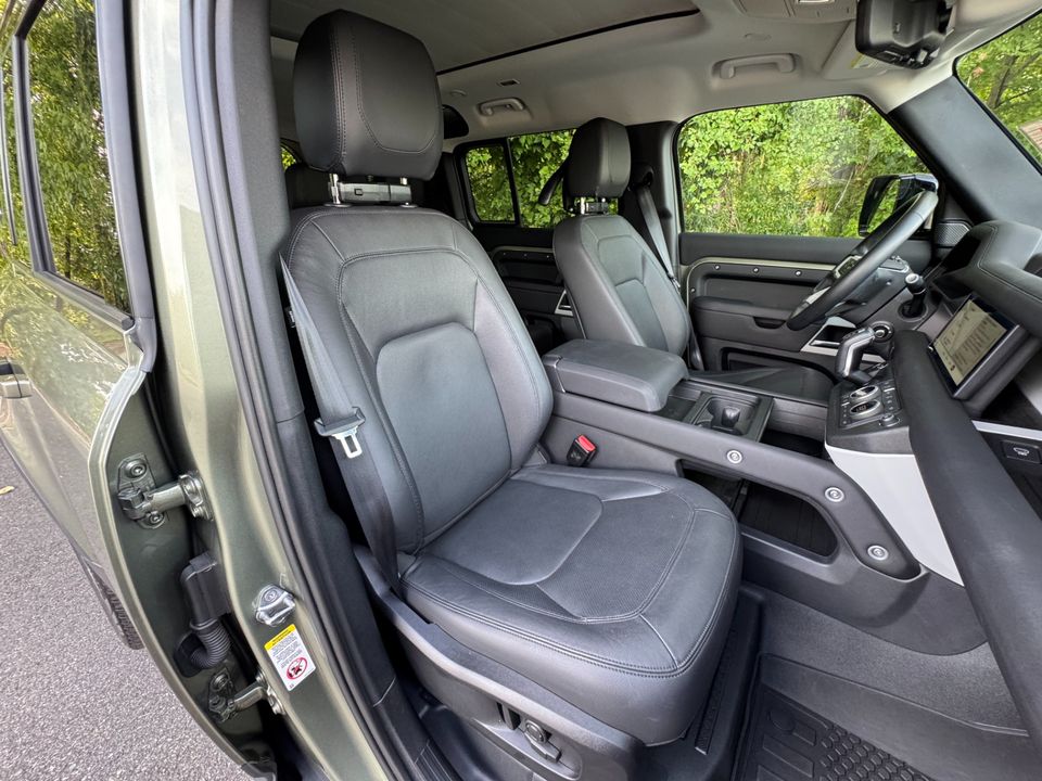 2024 Land Rover Defender 110 P400 S