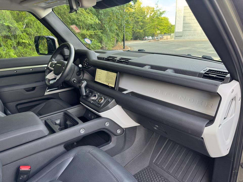 2024 Land Rover Defender 110 P400 S