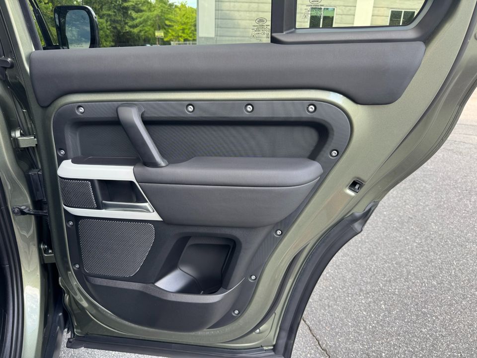 2024 Land Rover Defender 110 P400 S