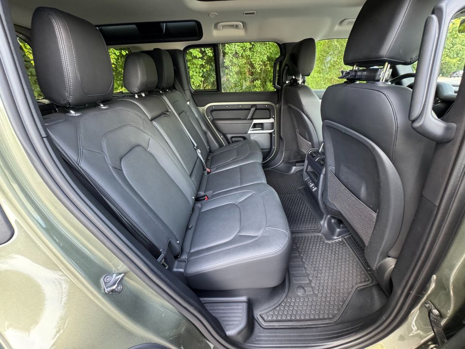 2024 Land Rover Defender 110 P400 S