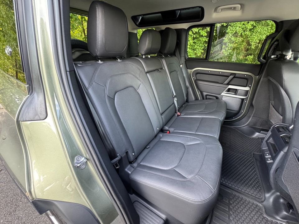 2024 Land Rover Defender 110 P400 S