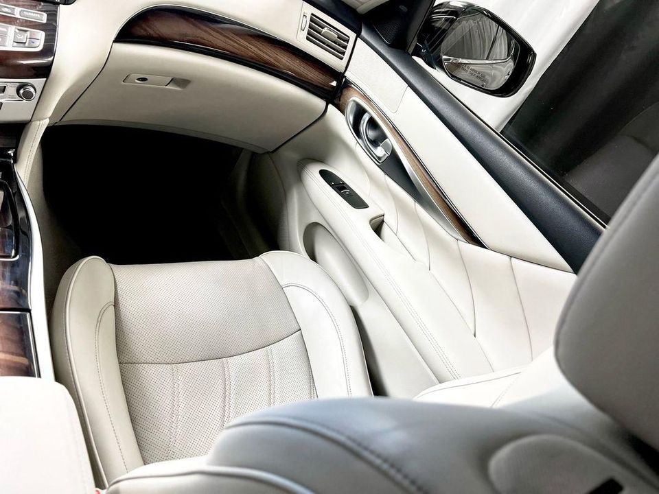 2015 INFINITI Q70L
