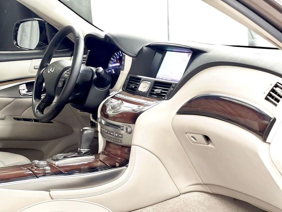 2015 INFINITI Q70L