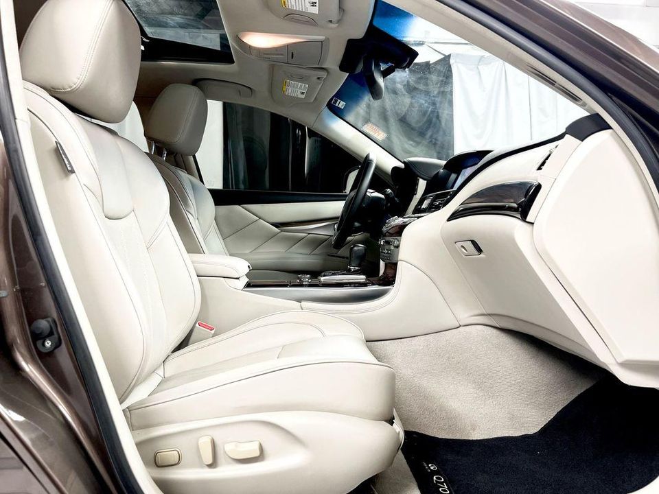 2015 INFINITI Q70L