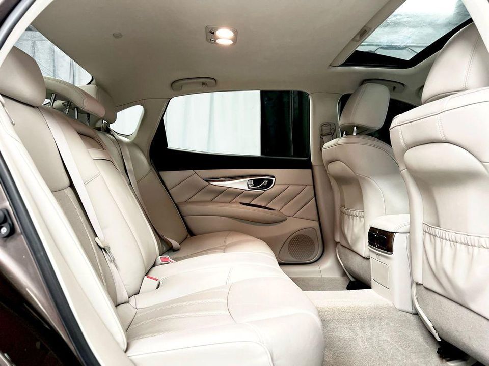 2015 INFINITI Q70L