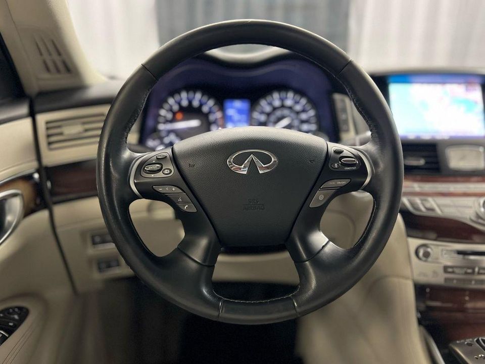 2015 INFINITI Q70L