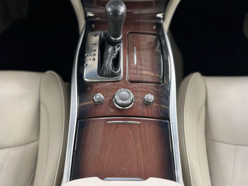 2015 INFINITI Q70L