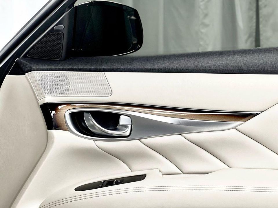2015 INFINITI Q70L