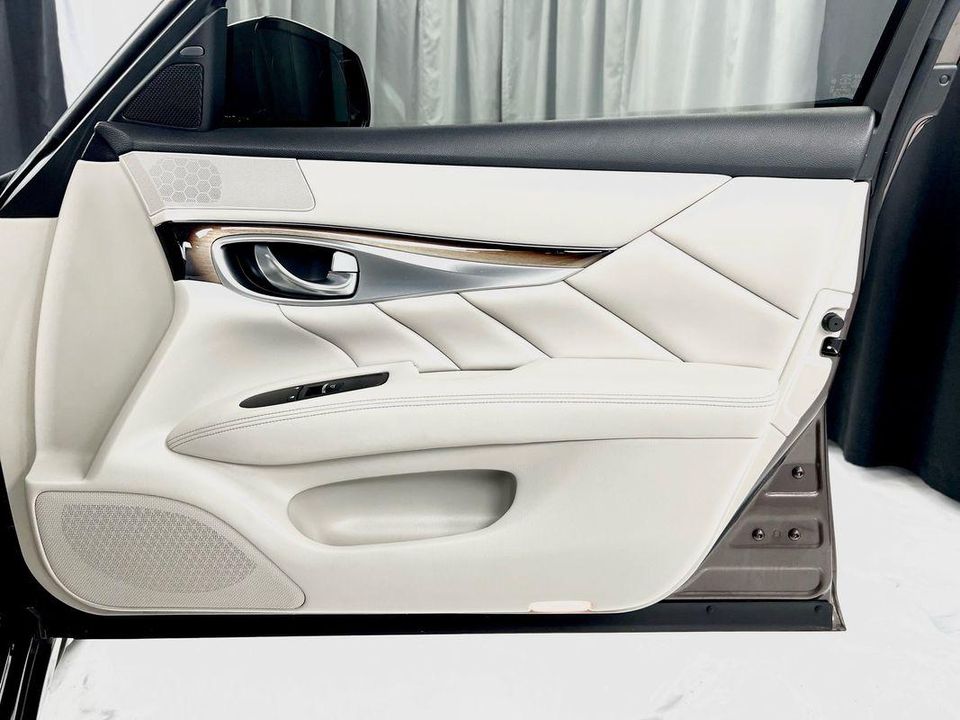 2015 INFINITI Q70L