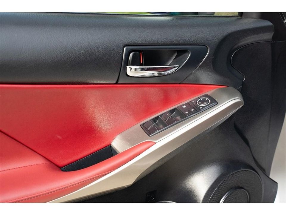 2015 Lexus IS