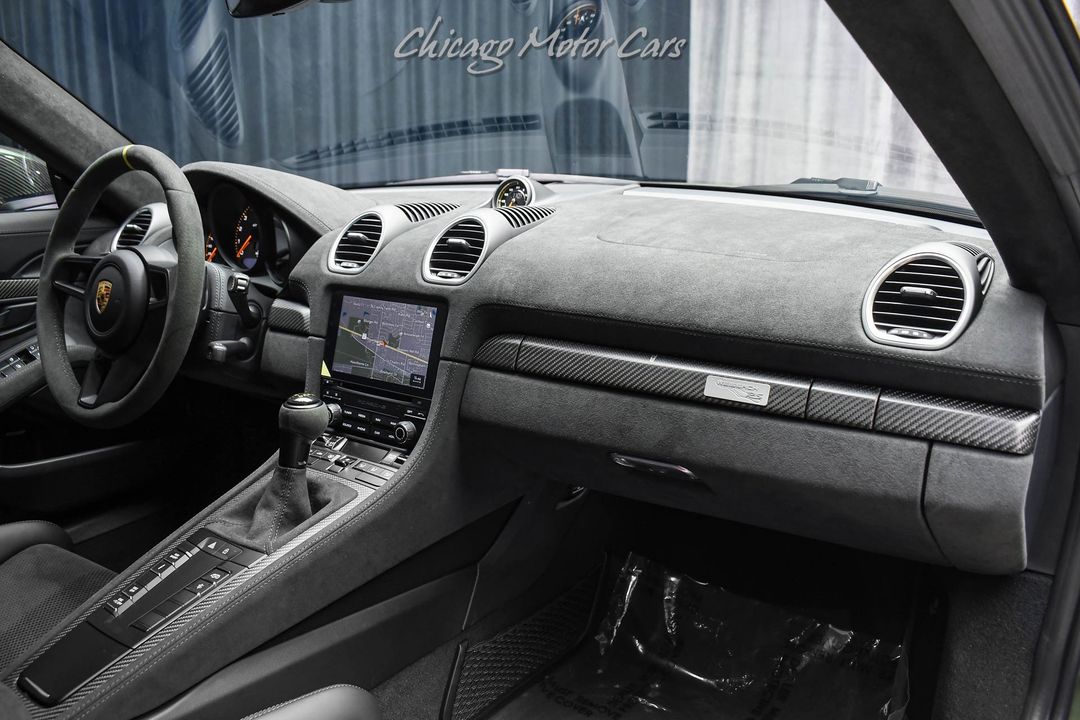 2023 Porsche 718 Cayman GT4 RS