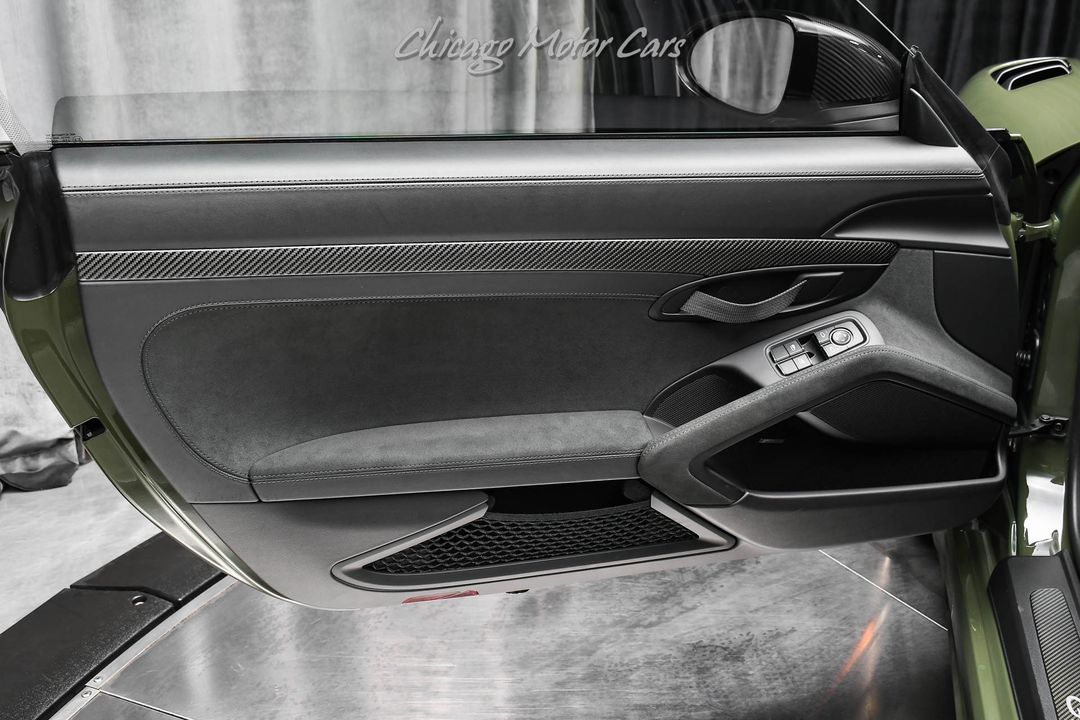 2023 Porsche 718 Cayman GT4 RS