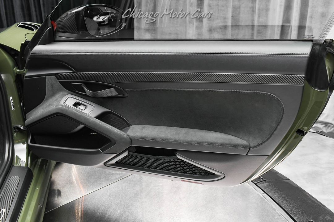 2023 Porsche 718 Cayman GT4 RS