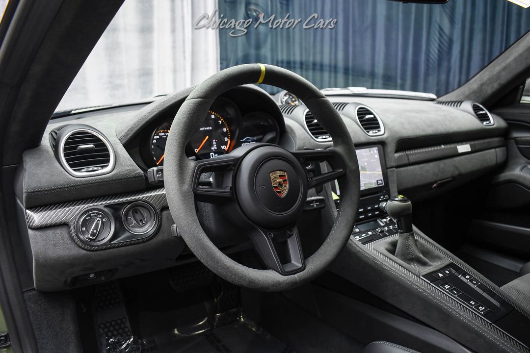 2023 Porsche 718 Cayman GT4 RS