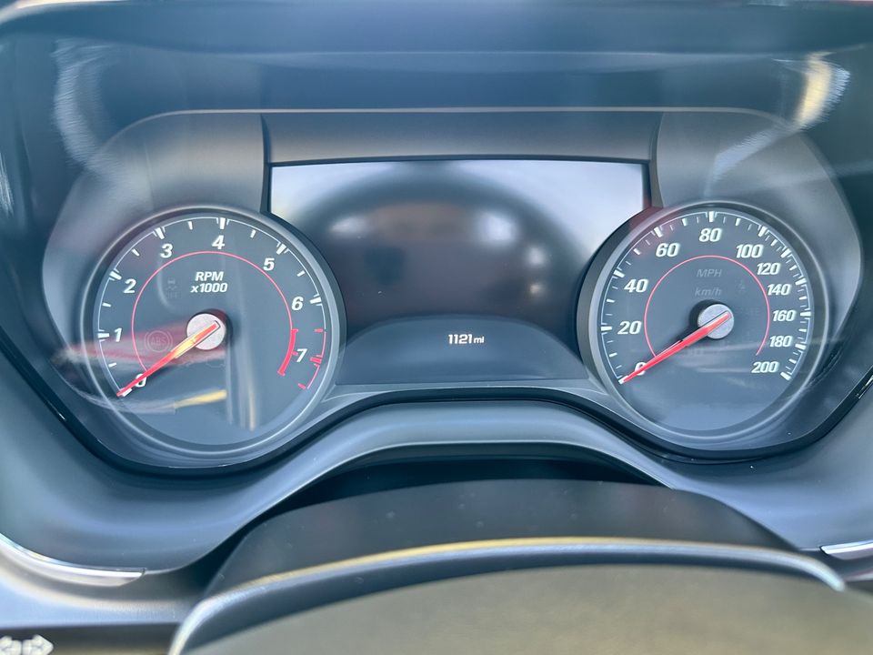 2024 Chevrolet Camaro 2