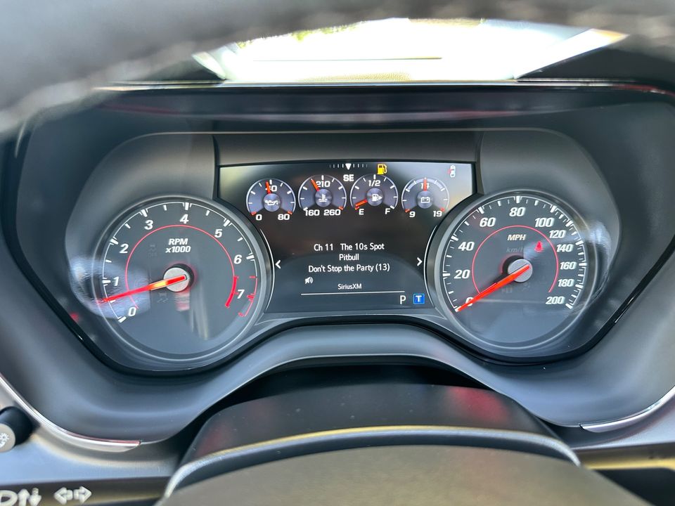 2024 Chevrolet Camaro 2