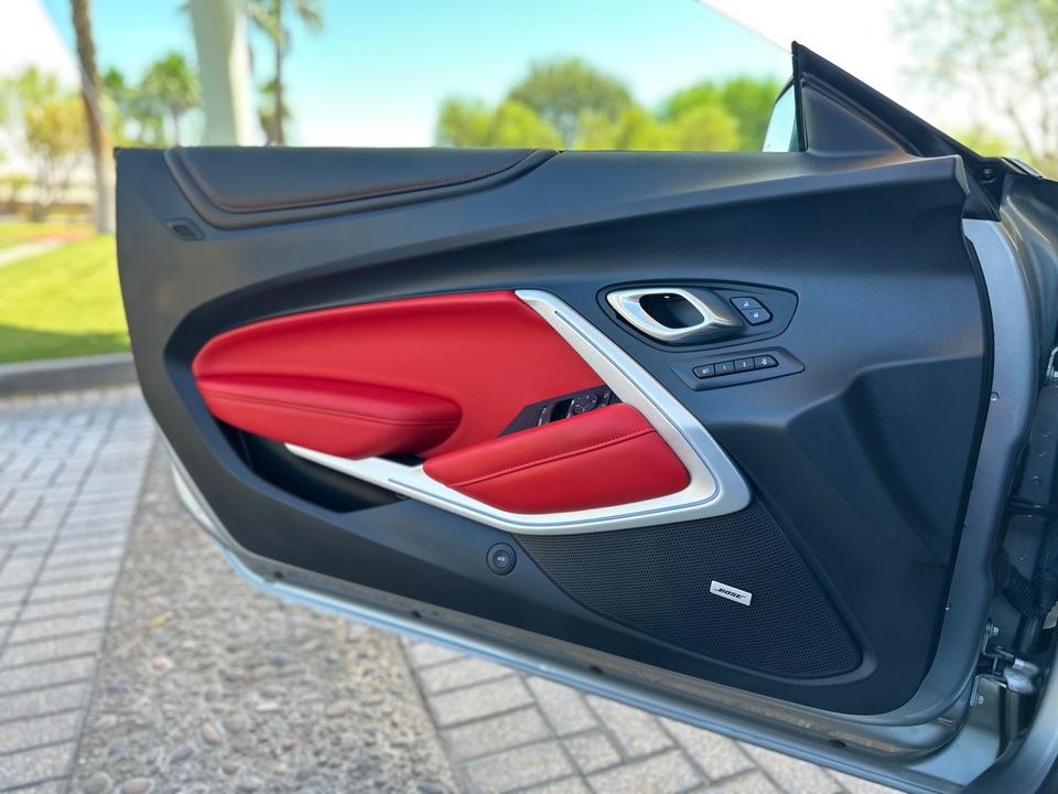 2024 Chevrolet Camaro 2