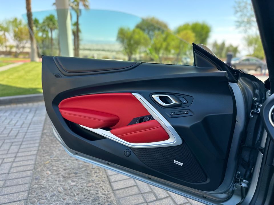 2024 Chevrolet Camaro 2
