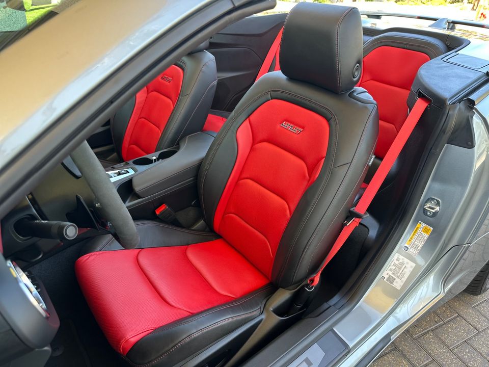 2024 Chevrolet Camaro 2