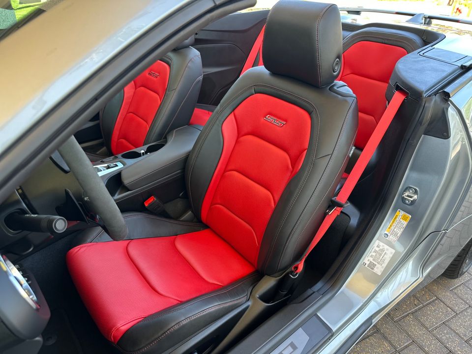 2024 Chevrolet Camaro 2