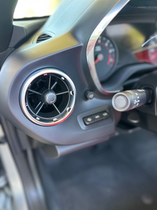2024 Chevrolet Camaro 2