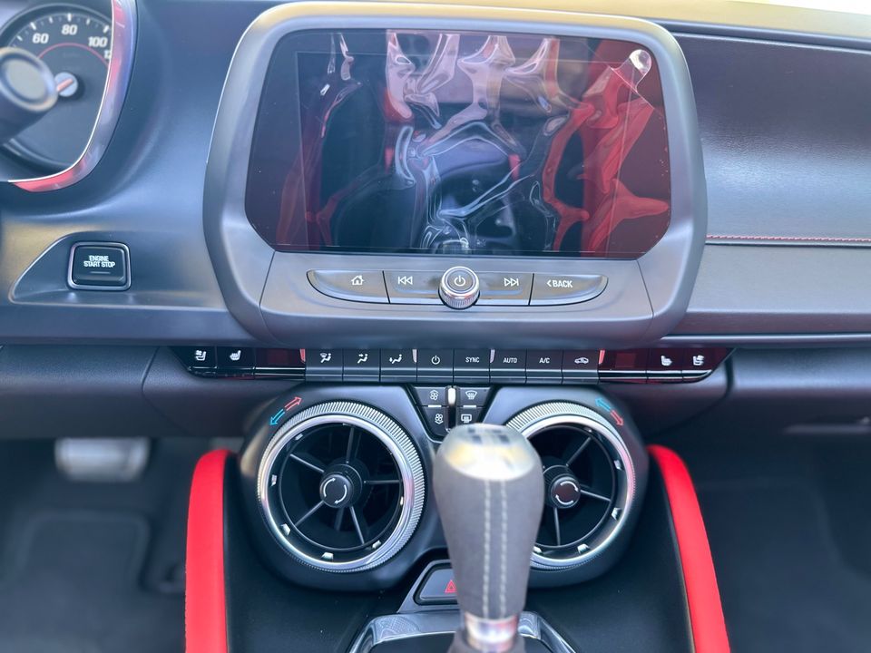 2024 Chevrolet Camaro 2