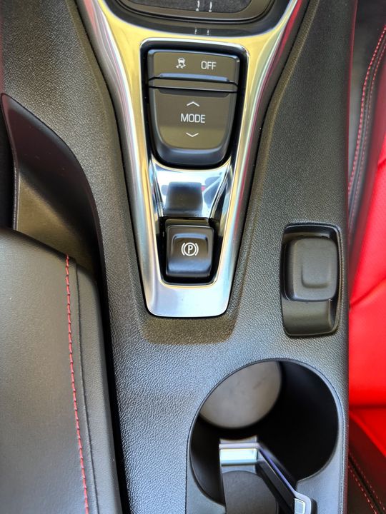 2024 Chevrolet Camaro 2