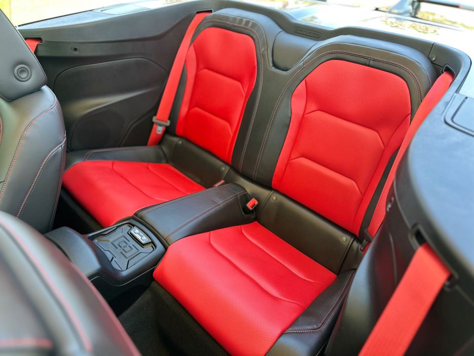2024 Chevrolet Camaro 2