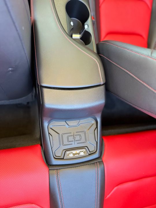 2024 Chevrolet Camaro 2