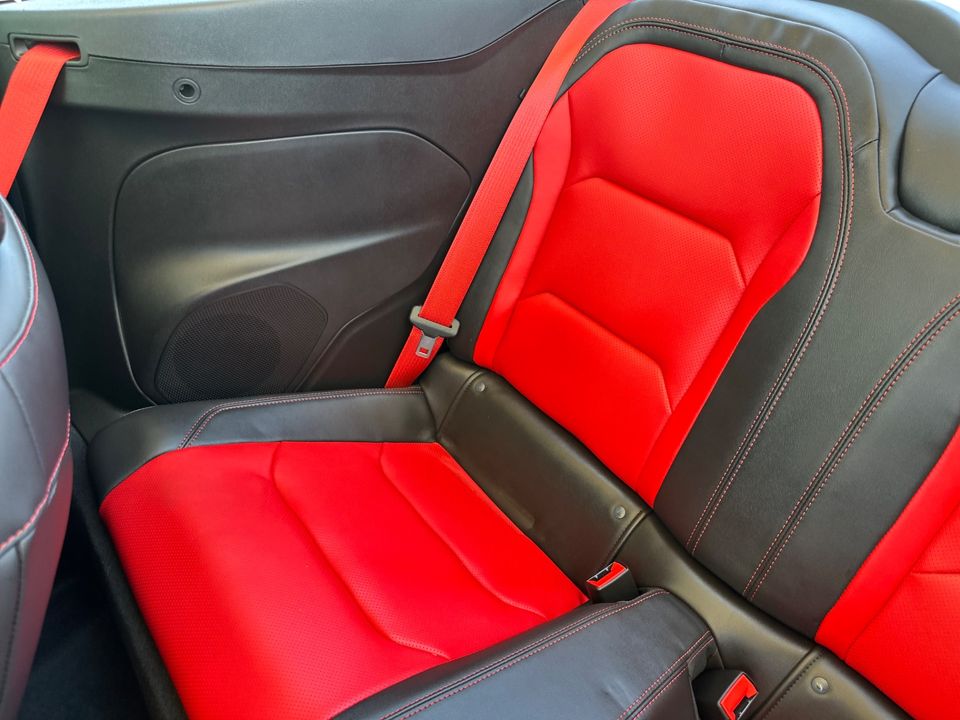2024 Chevrolet Camaro 2