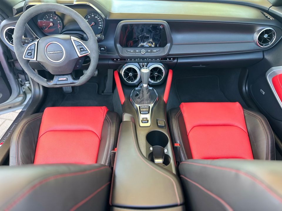 2024 Chevrolet Camaro 2